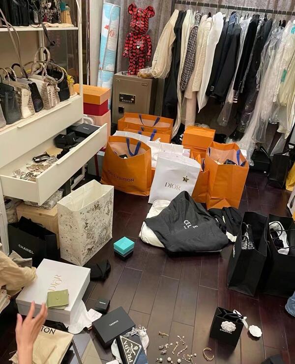 罗城县回收顶奢鞋服